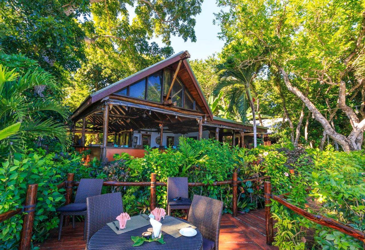 Savasi Island Resort Савусаву Екстериор снимка