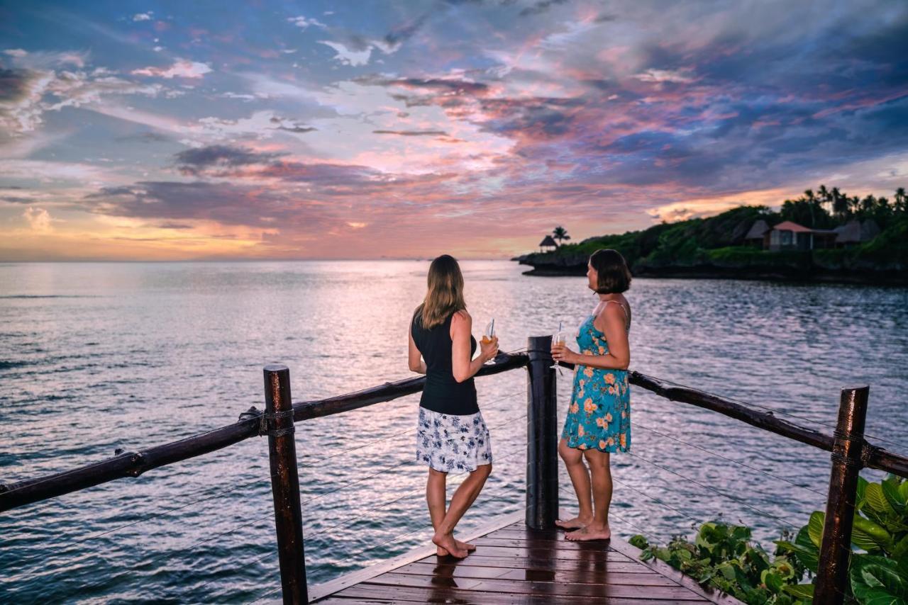 Savasi Island Resort Савусаву Екстериор снимка