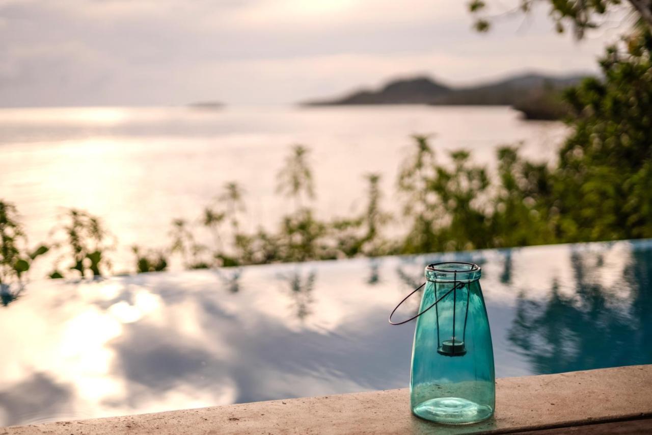 Savasi Island Resort Савусаву Екстериор снимка