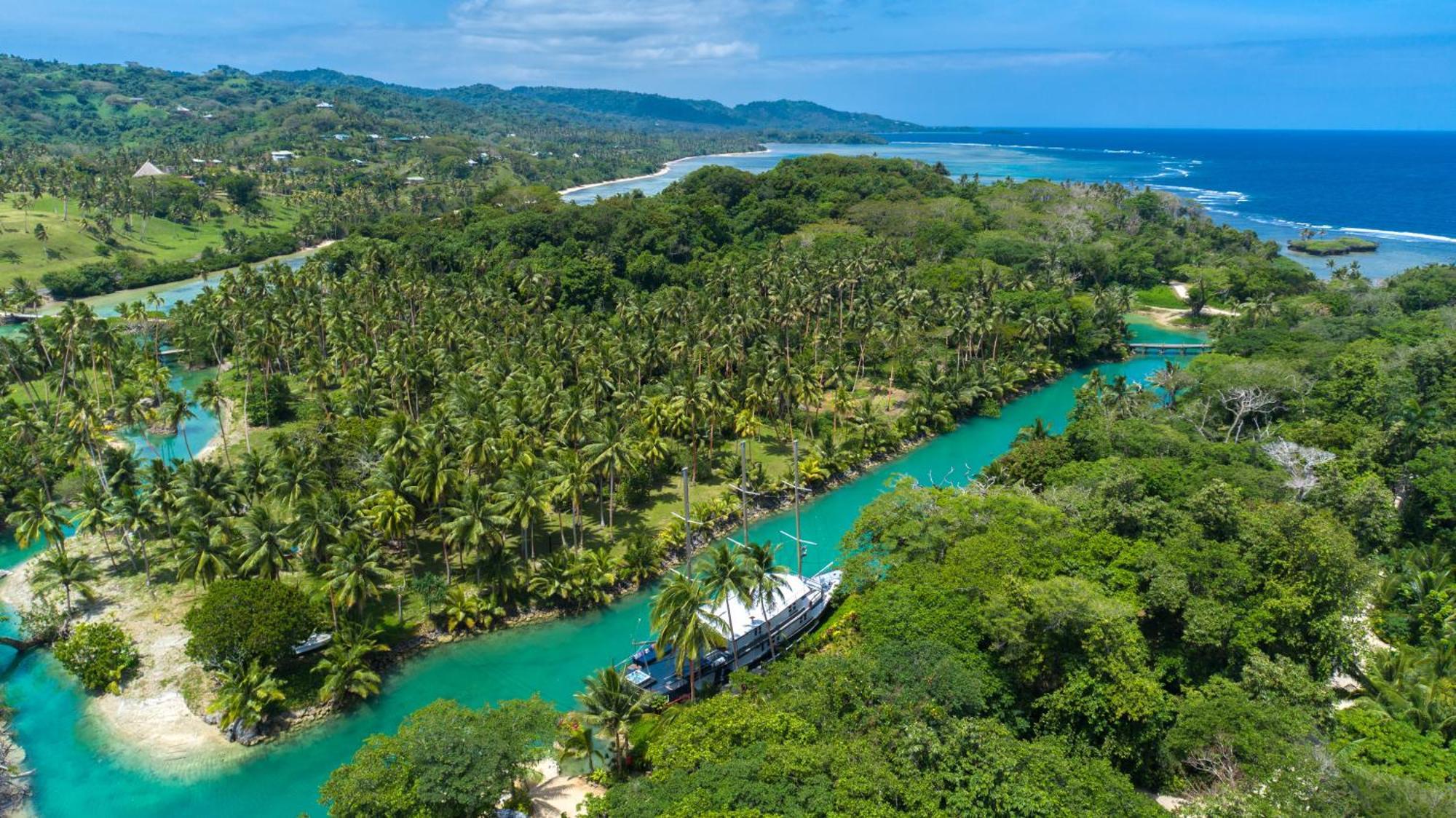 Savasi Island Resort Савусаву Екстериор снимка