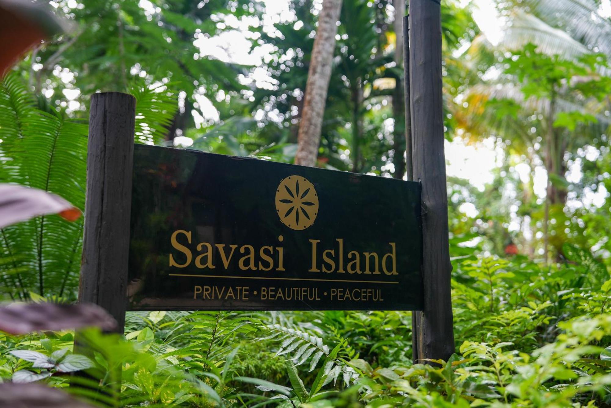 Savasi Island Resort Савусаву Екстериор снимка
